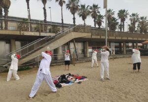 QIGONG EN LA PLAYA BARCELONETA, BARCELONA