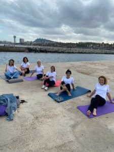 2024 07 02 yoga en la playa