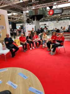 2025 05 08 Interesante charla en la Feria de gen Gran Hospitalet