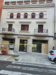 2025 06 25 el centro social de Sants está rehabilitado y revindica una gestión cívica del espacio