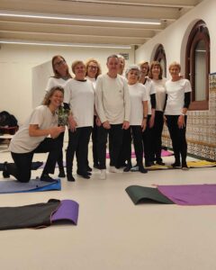 2025 12 15 
Adiós 2025
Bienvenida a 2026
Despedida en blanco 
del grupo de yoga del 
Centro Social de Sants